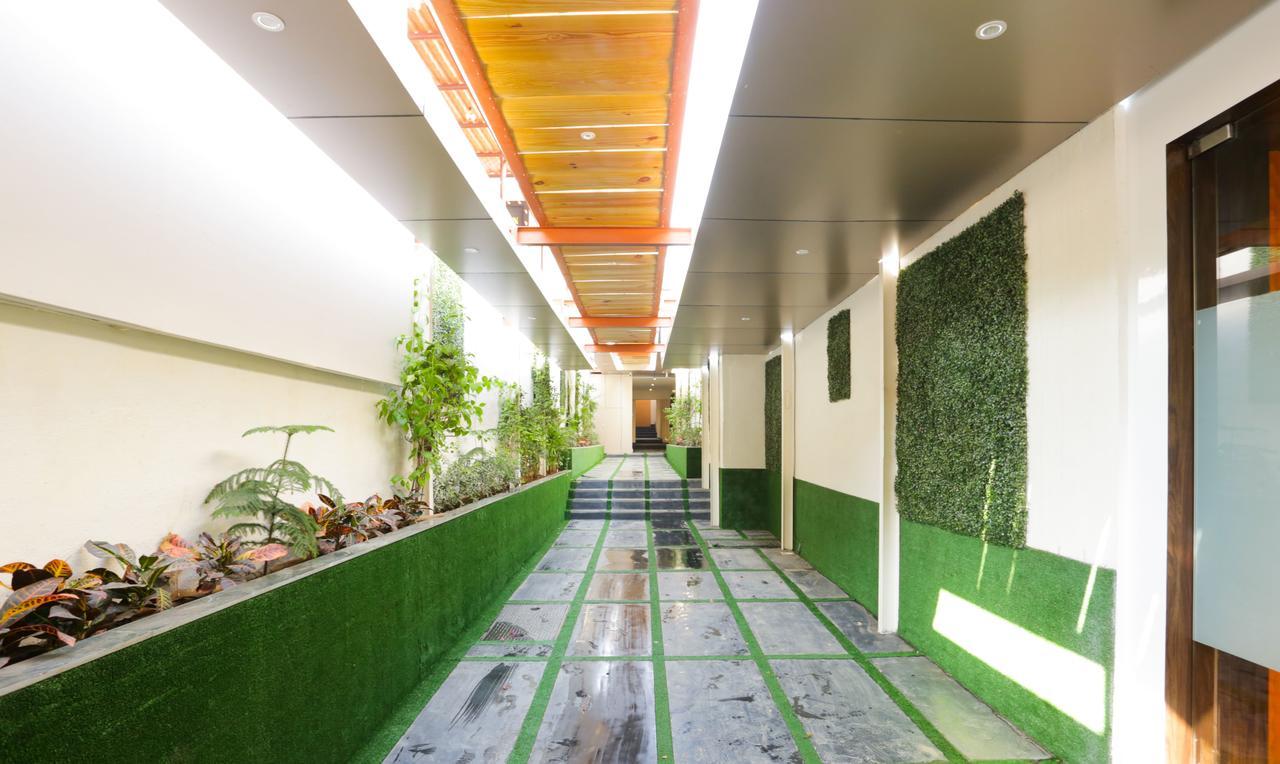 Fabexpress Golden Tulipz Hotel Mumbai Exterior foto